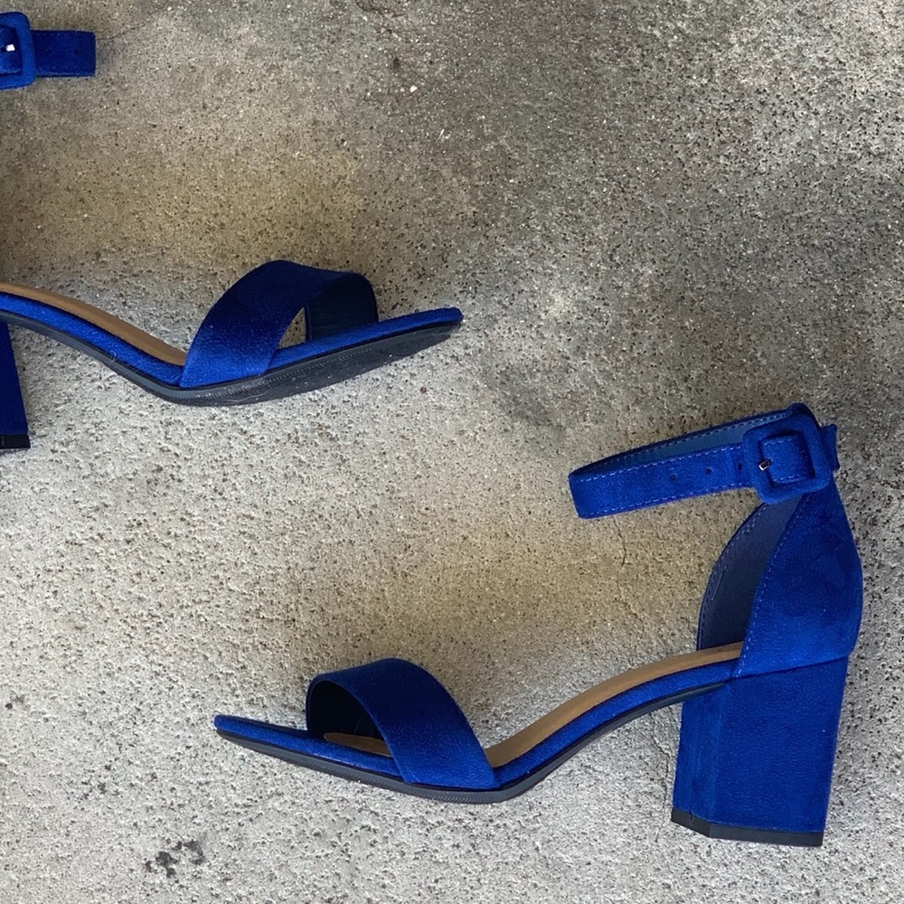 City Classified Blue Ankle strap 2.5” HEEL Sandal - Picture 6 of 8
